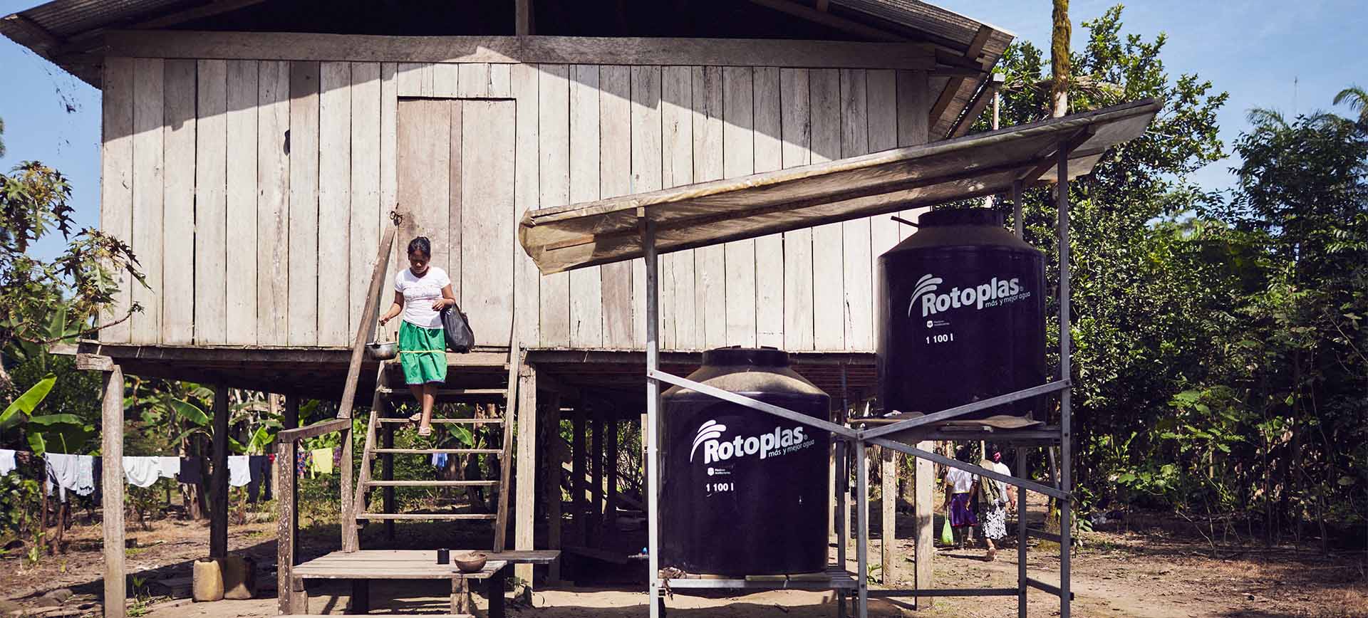 ClearWater Wassertanks im Amazonas-Regenwald Ecuador