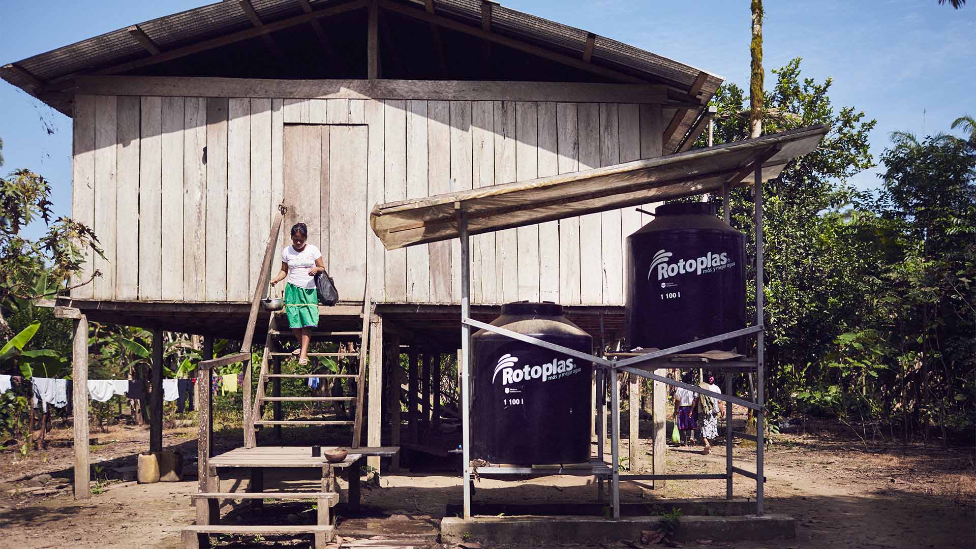ClearWater Wassertanks im Amazonas-Regenwald Ecuador